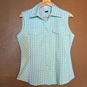 Medium Green Plaid Sleeveless Button Down Top